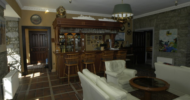 www.blackwatercastle.com_Bar